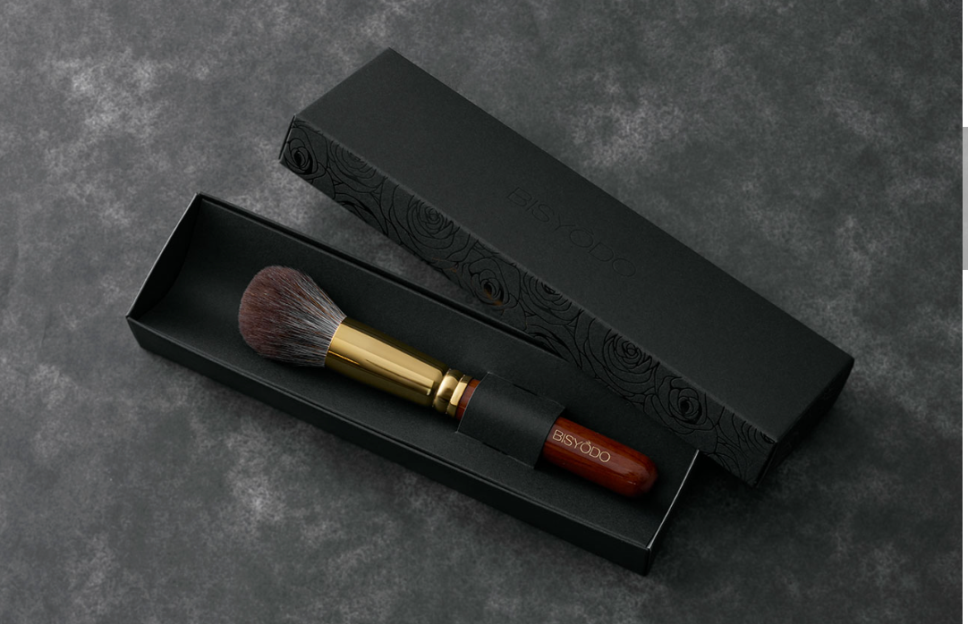 Bisyodo B-P-03 Perfect Fit Powder Brush Angled (Fox Hair / Saikoho Goat Hair)