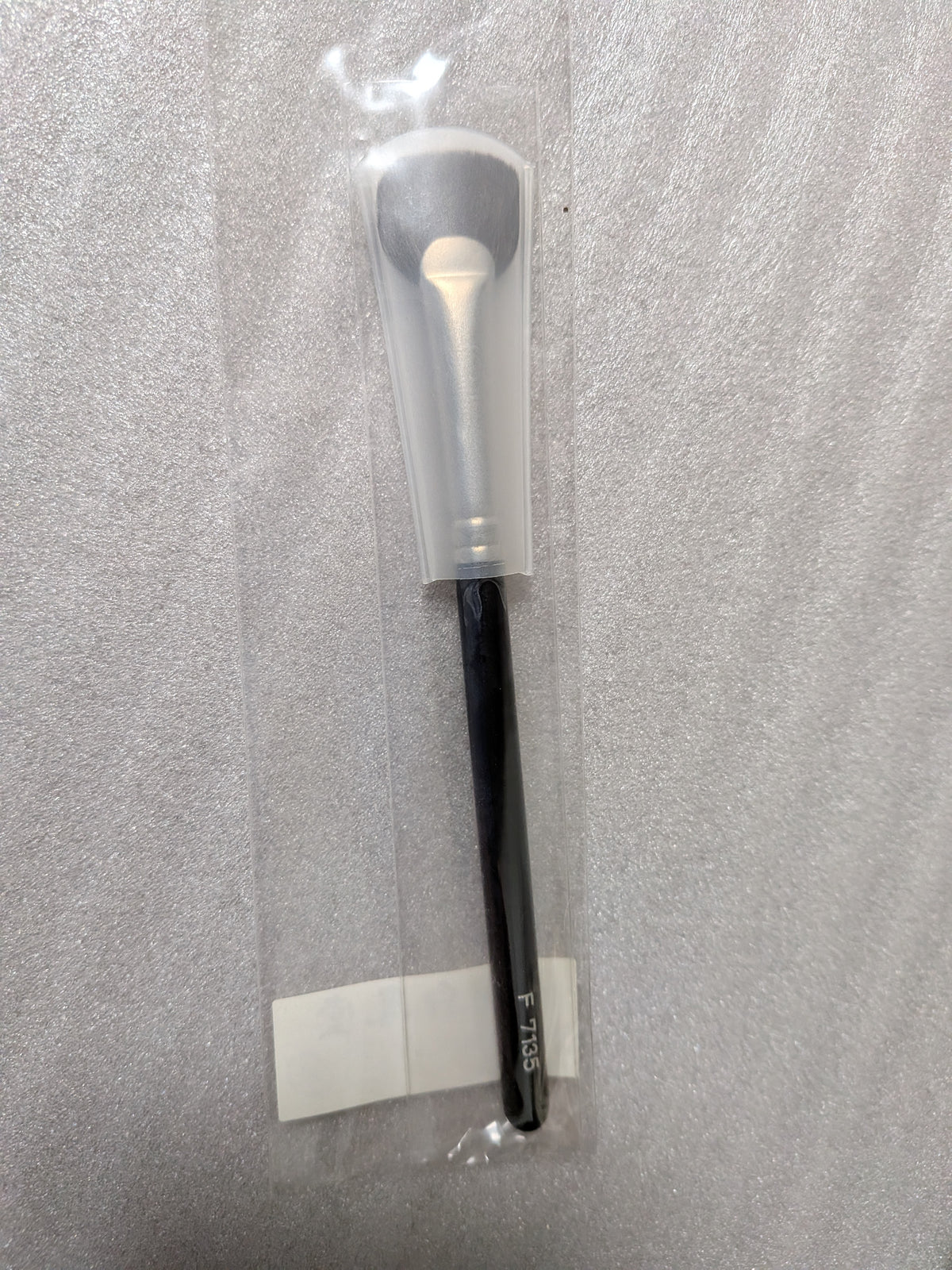 Hakuhodo F7135 BkSM Ougi Short ( Hair: Blue squirrel 100%) Last piece