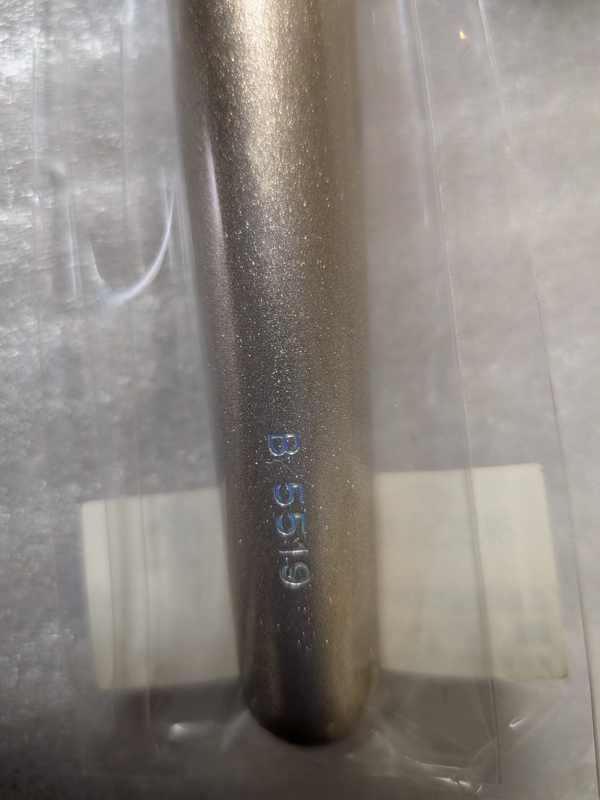 Hakuhodo G5519 (B5519)ShSL Powder Brush Round & Flat (100% grey squirrei)