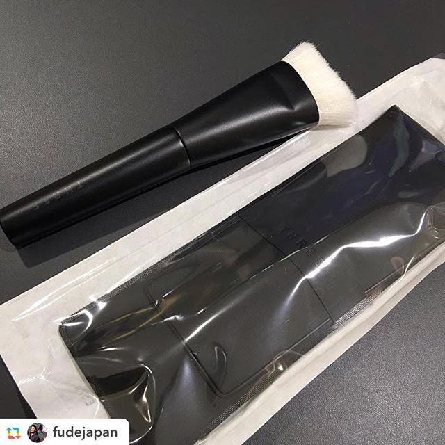 Three Structured Foundation Brush