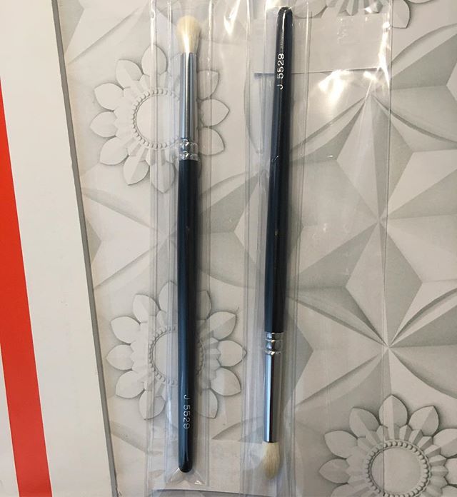 Hakuhodo J5529 BkSL Eyeshadow Brush Round (Hair:Goat)