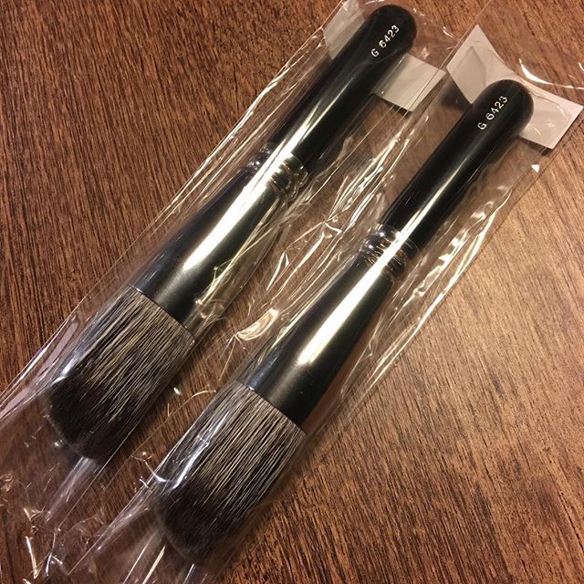 Hakuhodo G6423 Powder Round & Angled Short ( Hair:Blue squirrel・Goat・Synthetic fiber)