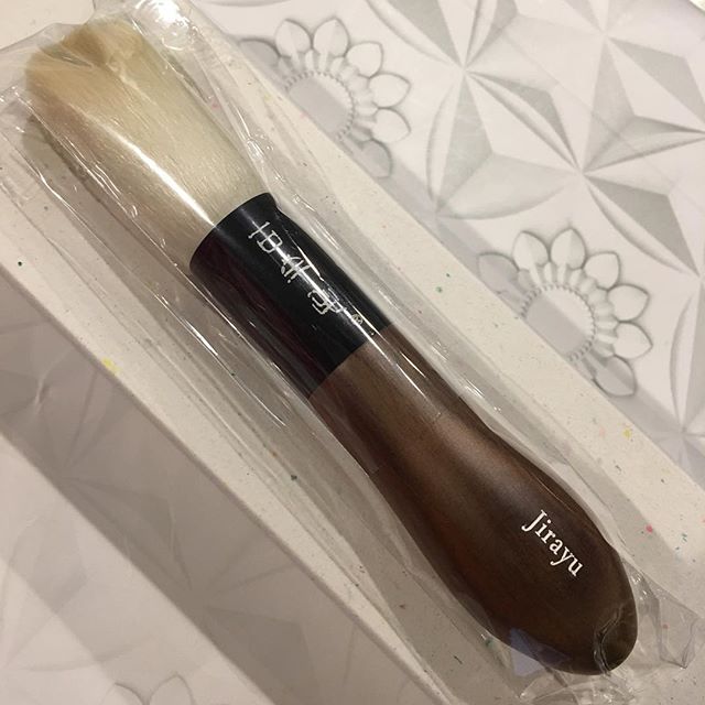 Koyomo Hana Walnut Powder Brush