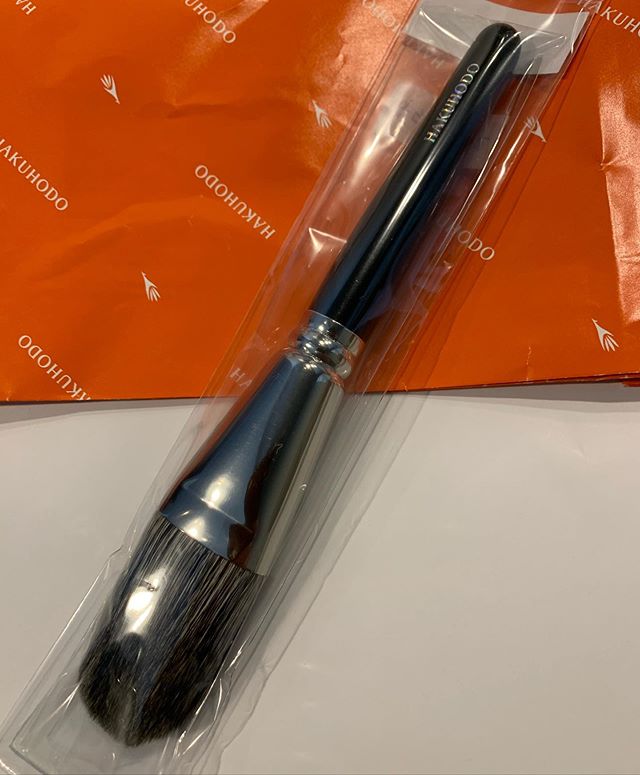 Hakuhodo G501 Blush Brush Round & Flat BkSL (Hair:Blue squirrel & Goat)