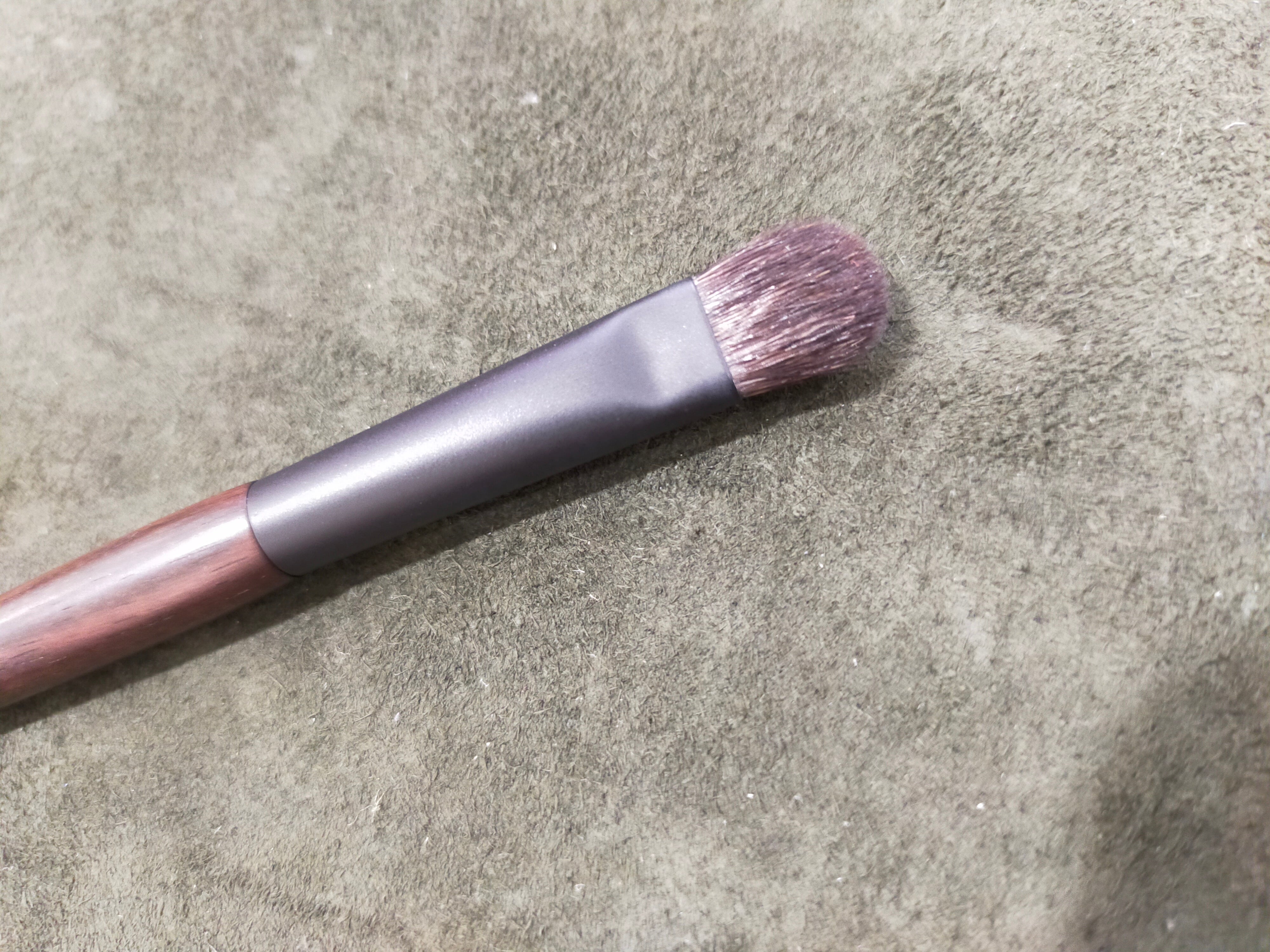 Suqqu Eyeshadow Brush F gray squirrel hair sold