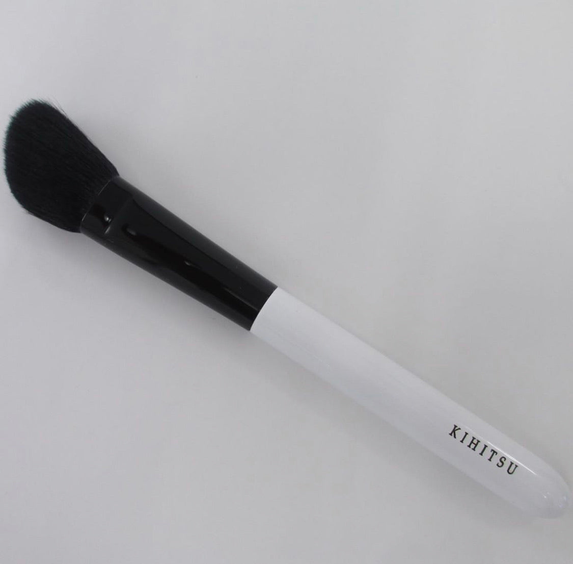 Kihitsu BP026 Highlight Brush Angled goat (Only 1 left in stock)