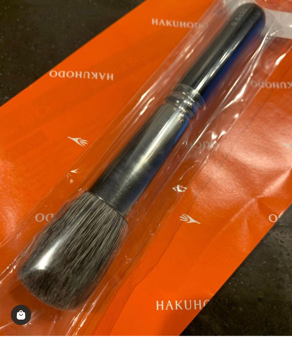 Hakuhodo G6430 Blush Brush Maru (grey squirrel/goat) BkSL
