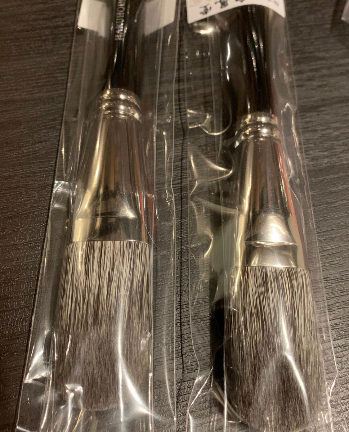 Hakuhodo G502 Blush Brush Round & Flat BkSL (squirrel / Goat)