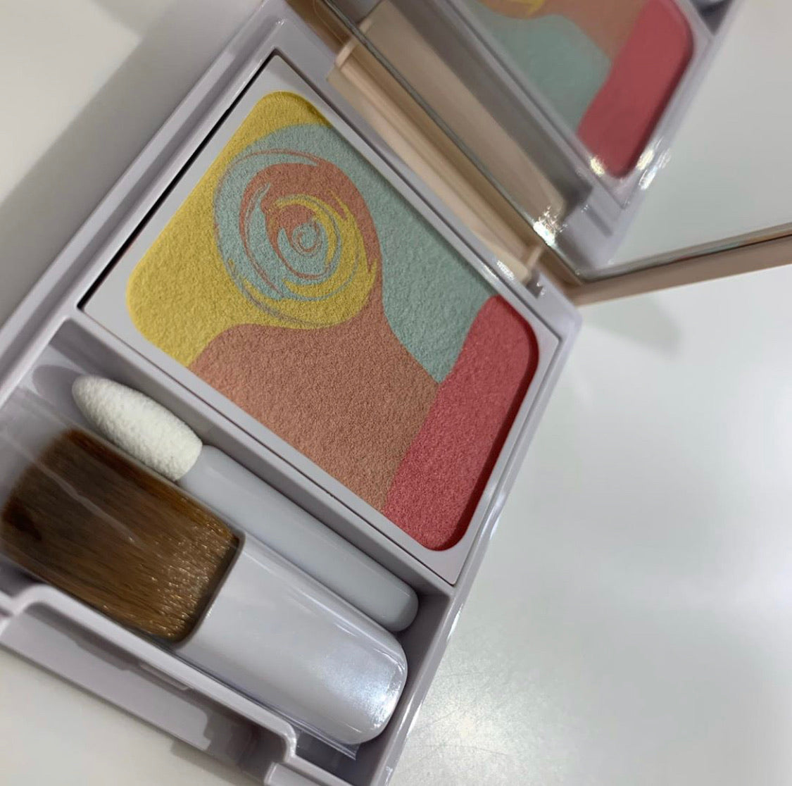 Pola Diem Couleur Blend Concealing Powder