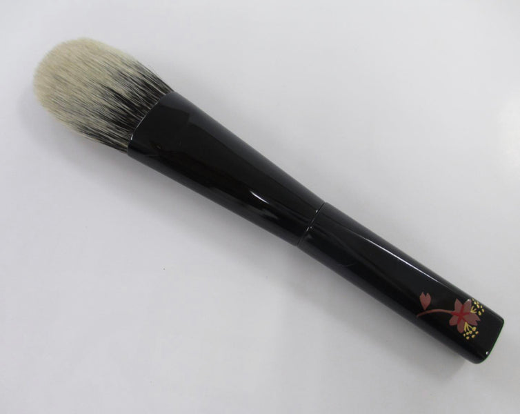 180. New products in January : White Canadian squirrel Cheek brush, Square handle brushes and Silver Fox brush in red