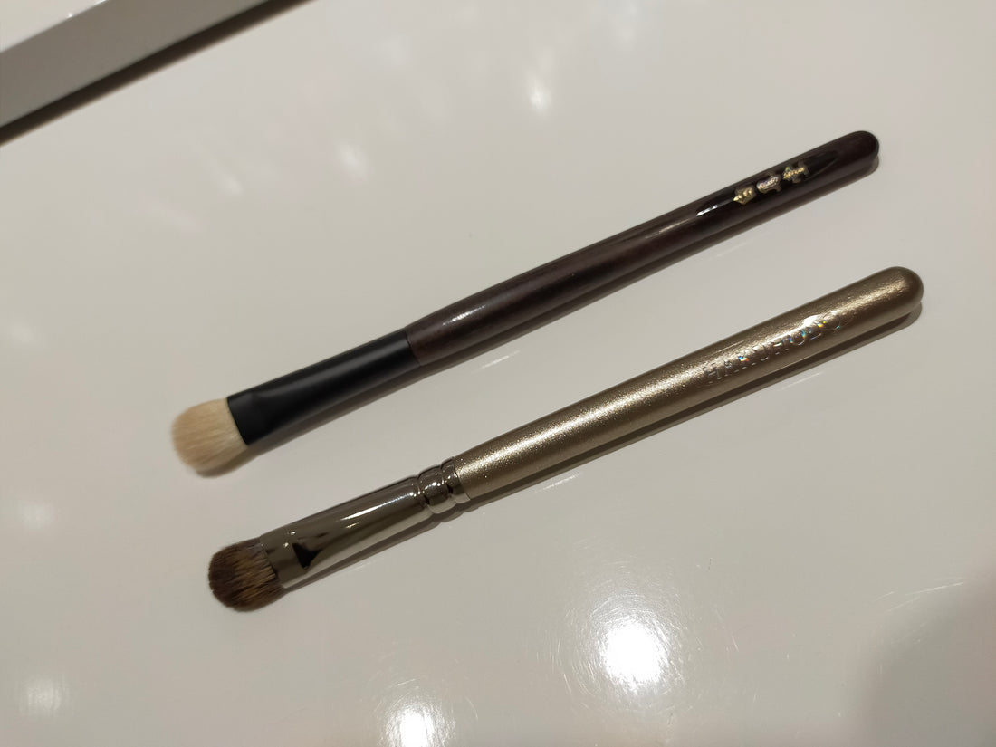 Hakuhodo Kokutan eyeshadow brush with Grey squirrel