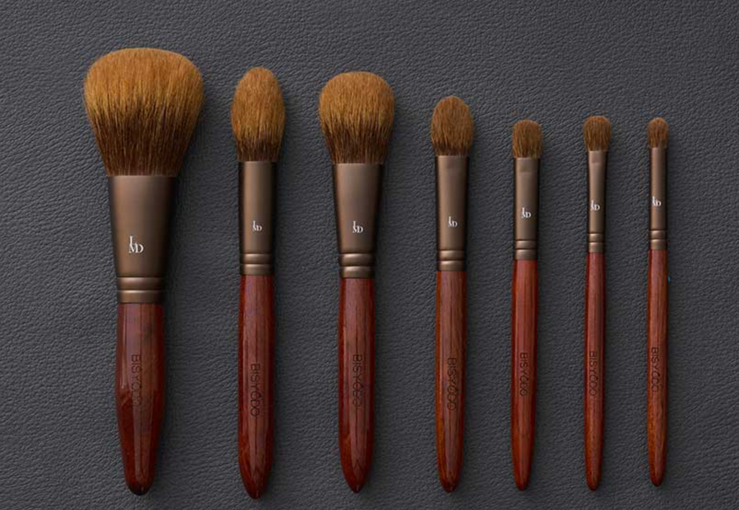 Bisyodo Vintage Pine Squirrel  Brush