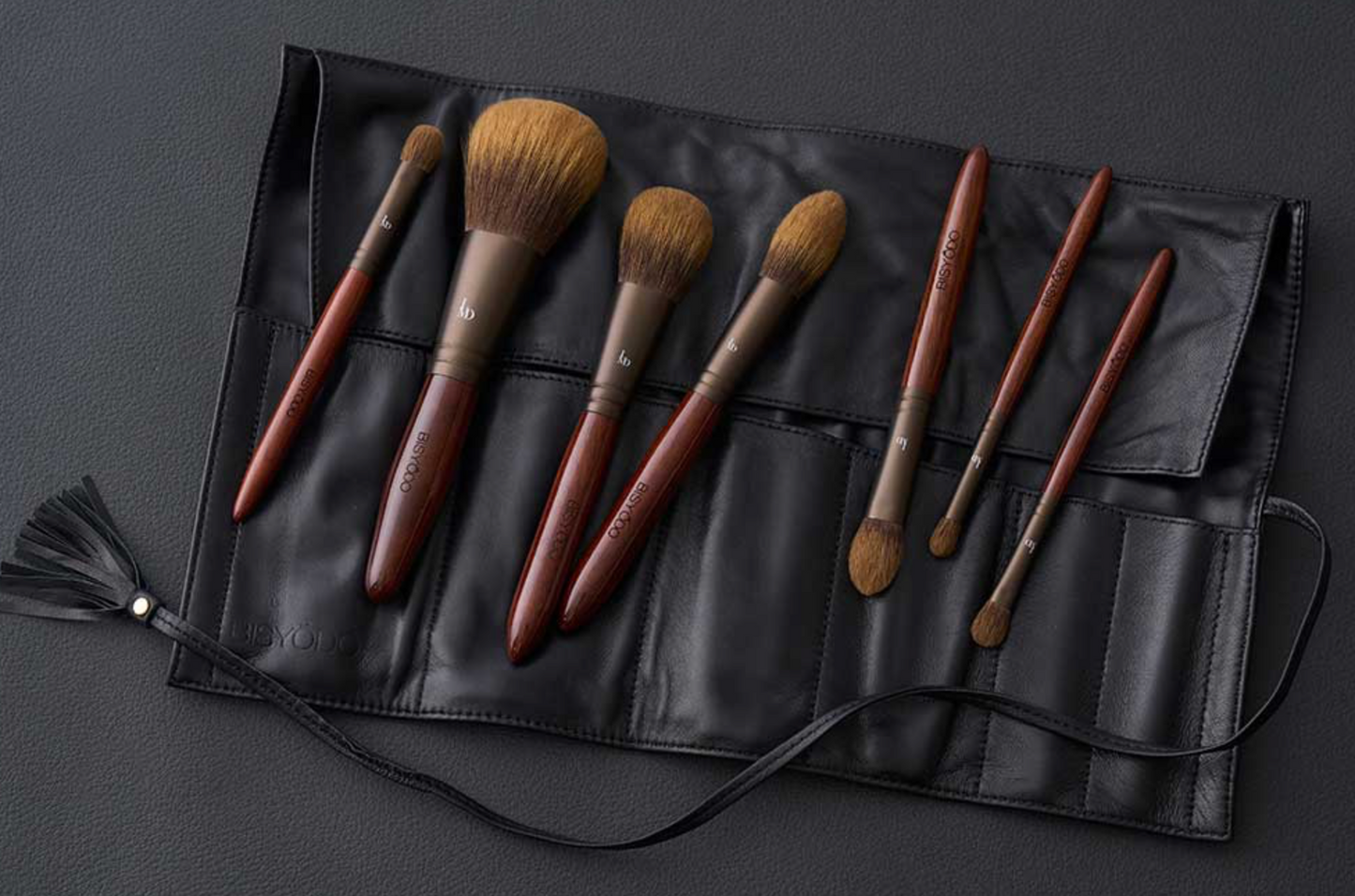 Bisyodo Vintage Pine Squirrel  Brush