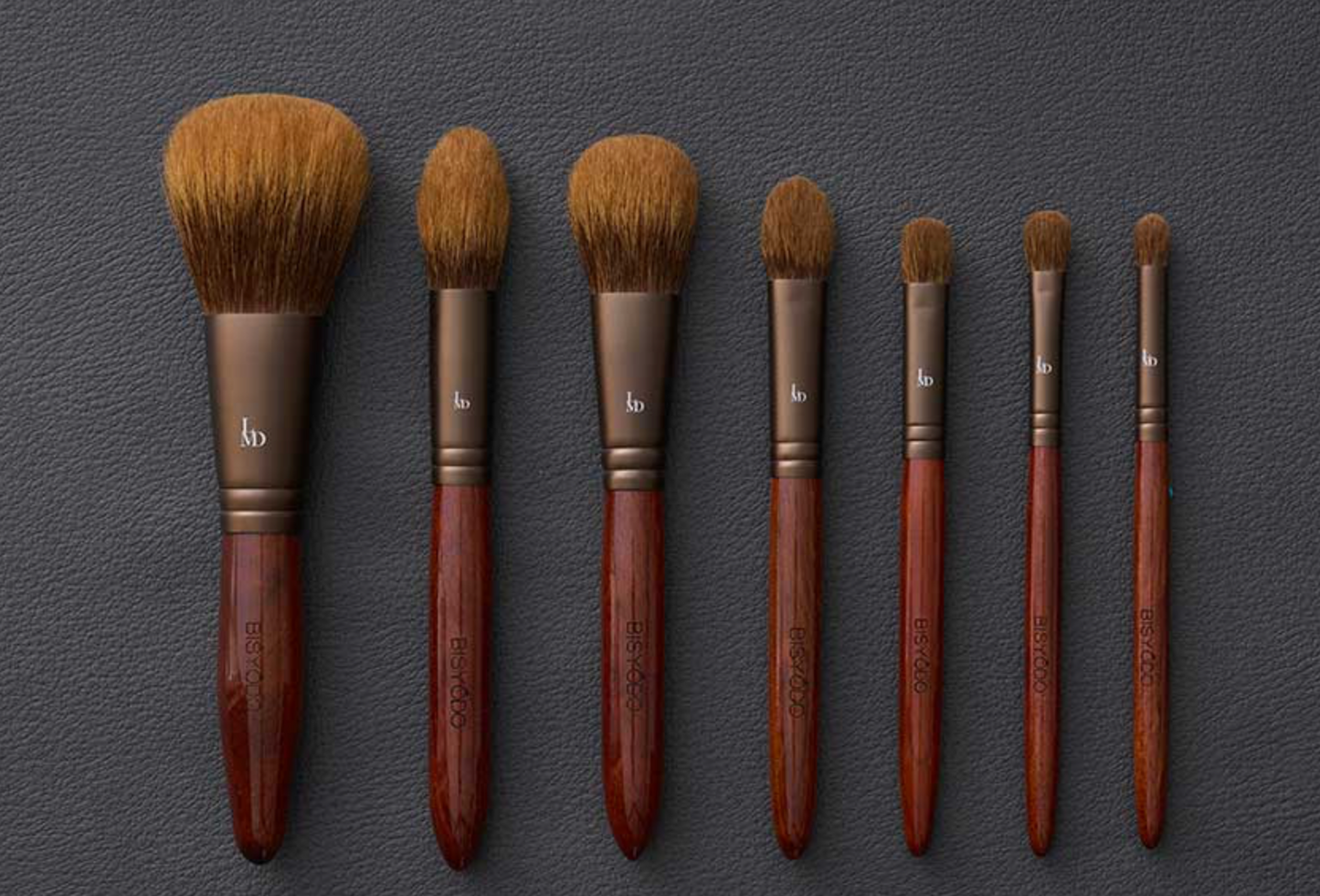 Bisyodo Vintage Pine Squirrel  Brush