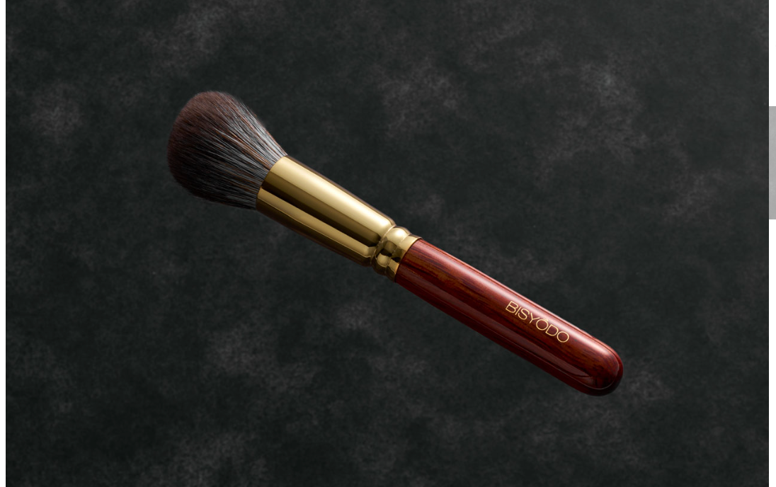 Bisyodo B-P-03 Perfect Fit Powder Brush Angled (Fox Hair / Saikoho Goat Hair)