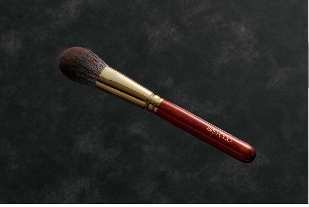 Bisyodo B-C-02 Perfect Fit Cheek Brush (Round Flat) Fox Hair / Saikohō Goat Hair