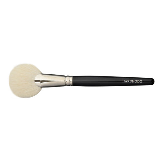 Hakuhodo F4260 Fan Brush Round  (goat) cheek brush