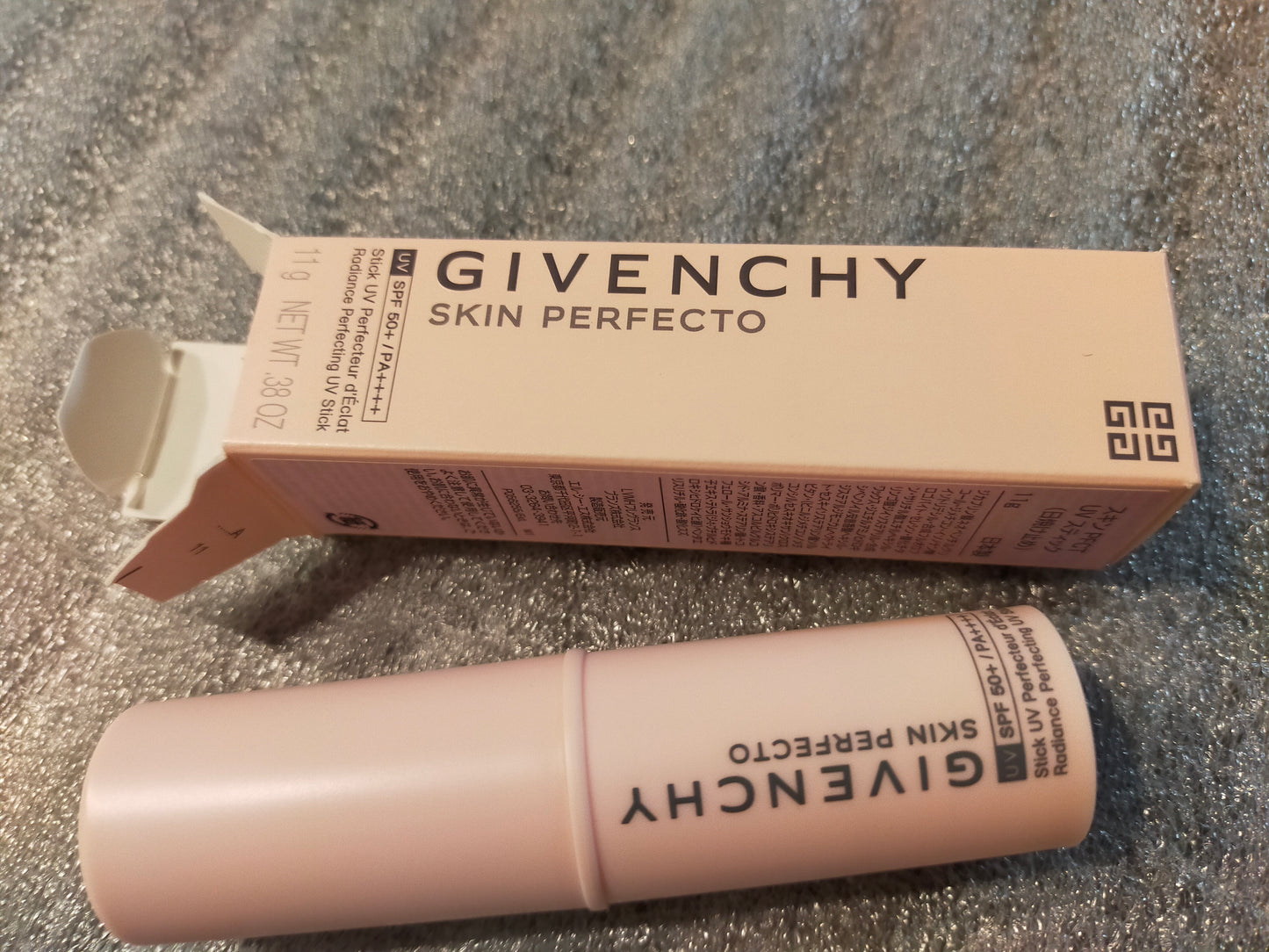 Givenchy Skin PFCT UV stick