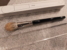 Load image into Gallery viewer, Kihitsu Cheek Brush (long handle) pine squirrel/goat
