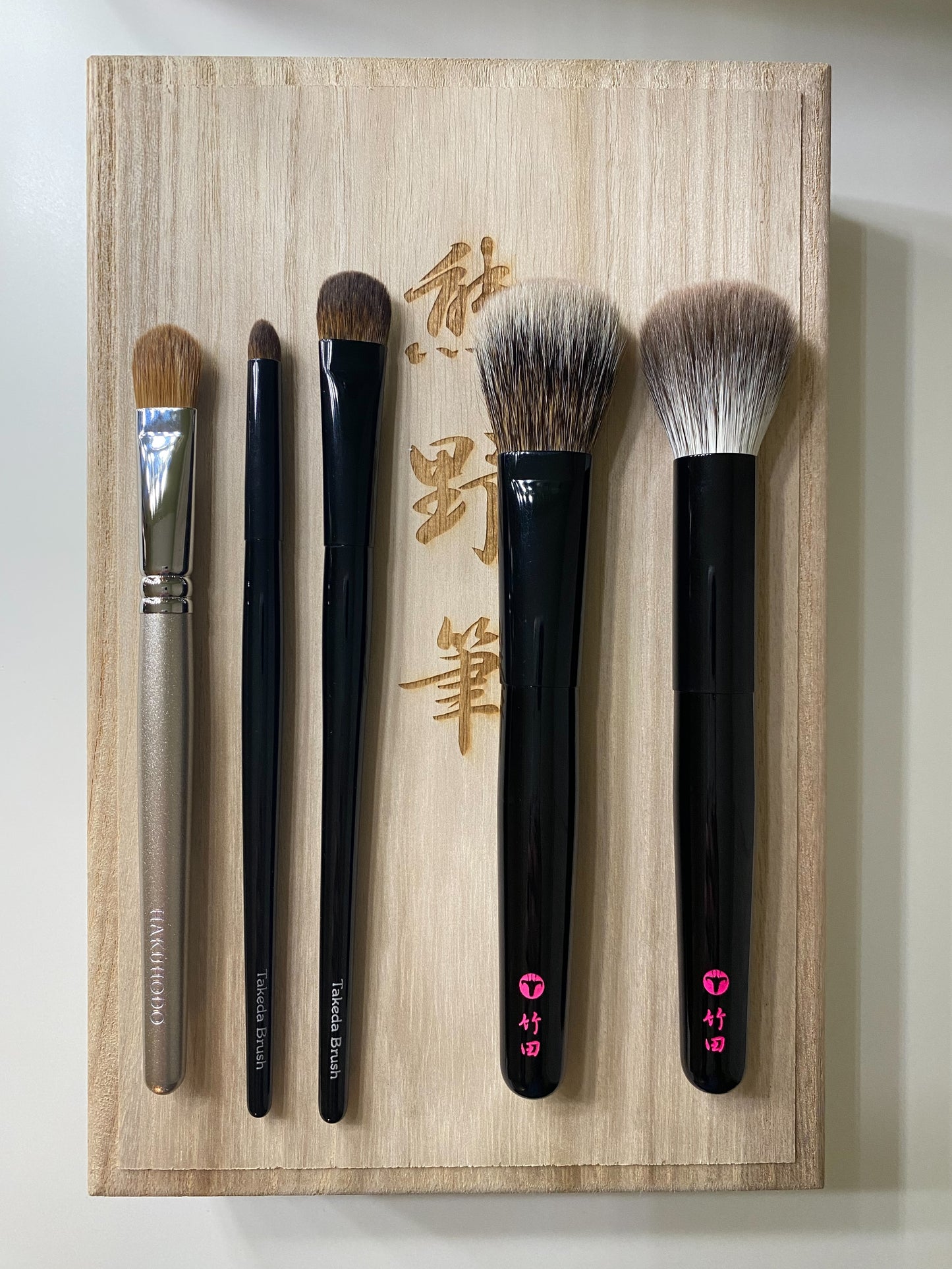 Takeda SH14S ECSQU Eyeshadow Brush (Canadian squirrel)