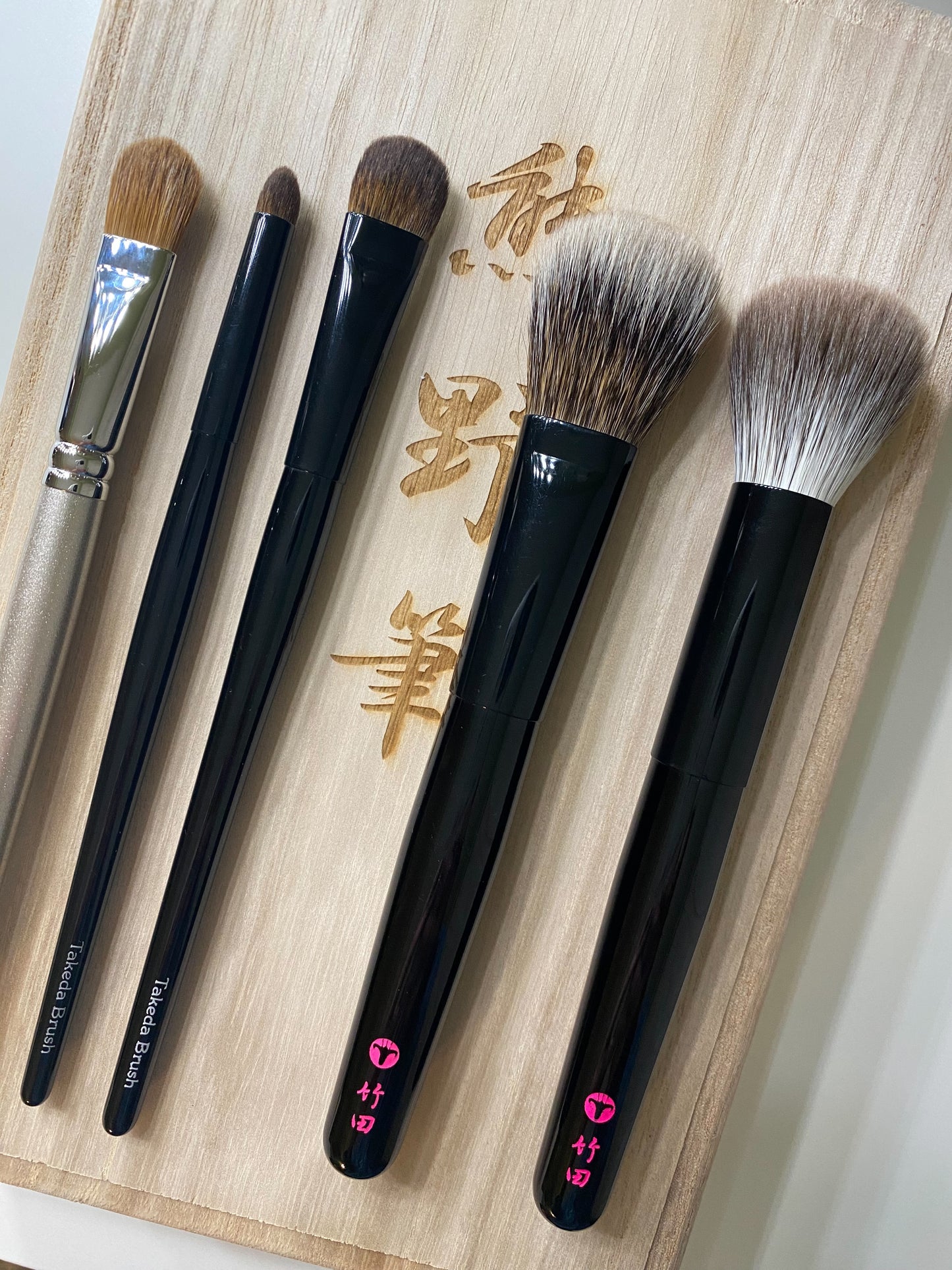 Takeda SH14S ECSQU Eyeshadow Brush (Canadian squirrel)