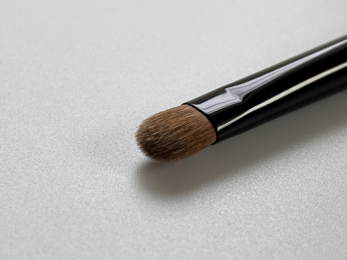 Tsubaki Eyeshadow Brush WF7SD9 W (100% European Groomed Weasel Hair)