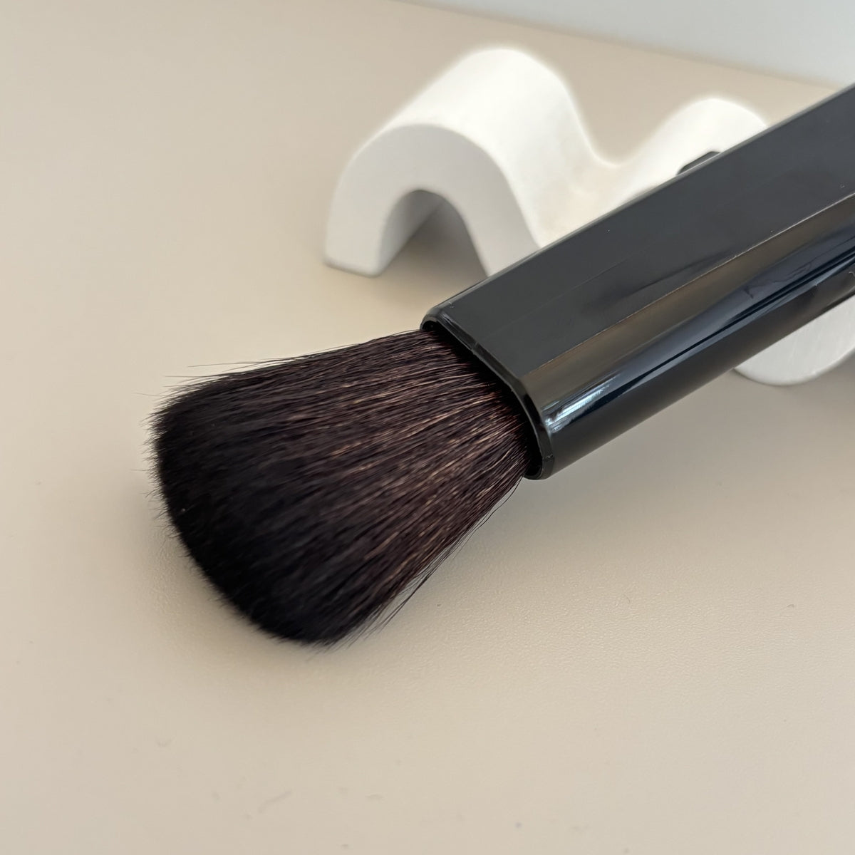 Portable Face & Cheek Brush 2 Colors 24FG (100% Goat Hair)