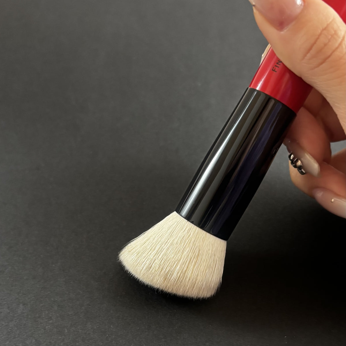 Camellia Puff Brush WF20RAFS NAG (100% Goat Hair)