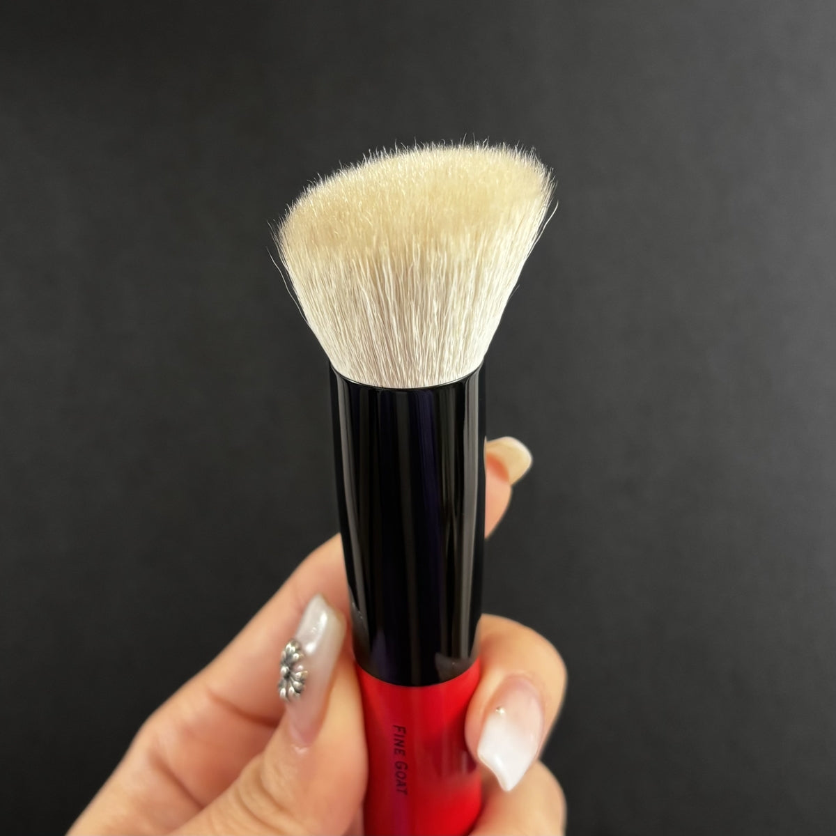 Camellia Puff Brush WF20RAFS NAG (100% Goat Hair)