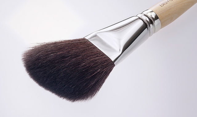 CH-P-02 CHERI Powder Brush (Angled)