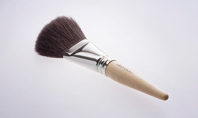 CH-P-02 CHERI Powder Brush (Angled)