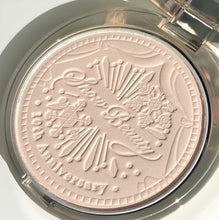 Загрузить изображение в средство просмотра галереи, Shiseido Maquillage Snow Beauty Face Powder 2023
