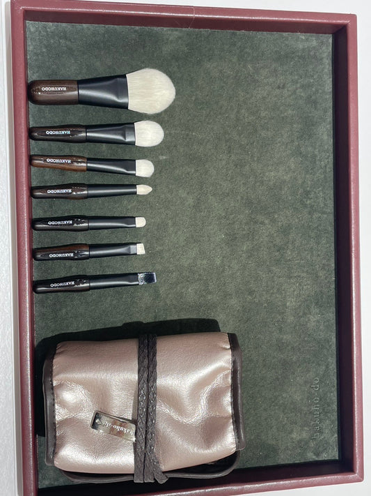 Hakuhodo Portable Kokutan Mini set Wh (7 brushes + a case) HC1712