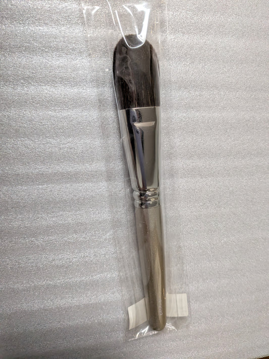 Hakuhodo G5519 (B5519)ShSL Powder Brush Round & Flat (100% grey squirrei)