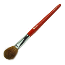 Загрузить изображение в средство просмотра галереи, Tanseido YAQ 17 cheek brush (red squirrel)
