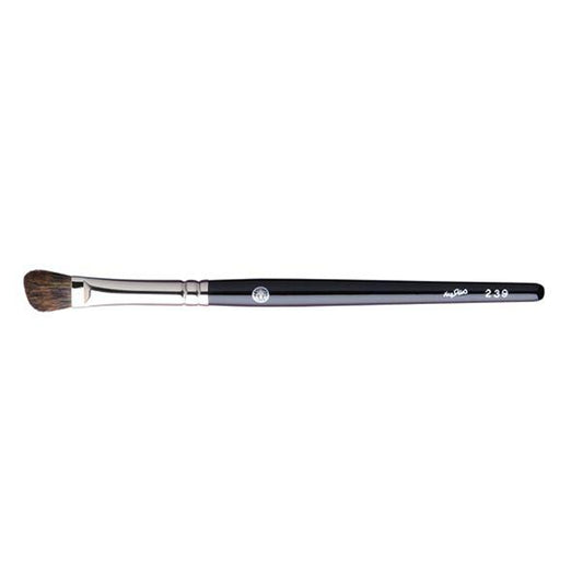 Hakuhodo 239 eyeshadow angled (pine squirrel/North American squirrel)