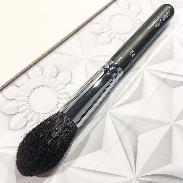 Kyureido KM-004 Cheek Brush