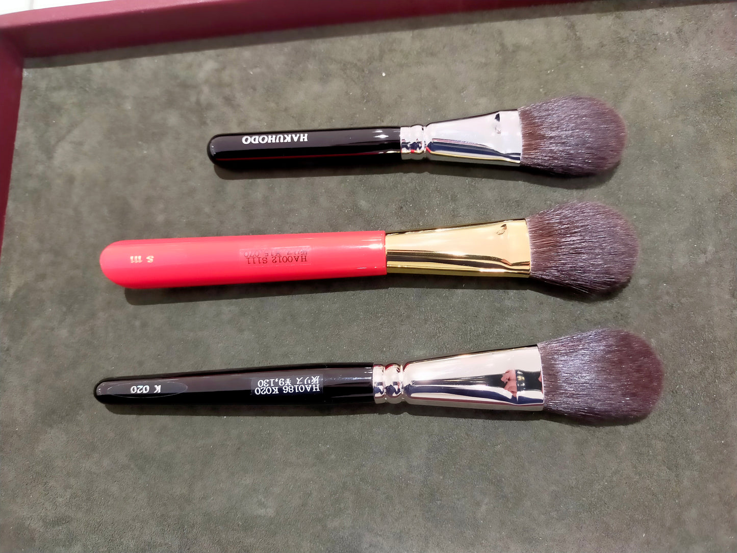 Hakuhodo limited grey squirrel brush (2022/11) Blush Brush Round & Flat -European dressed