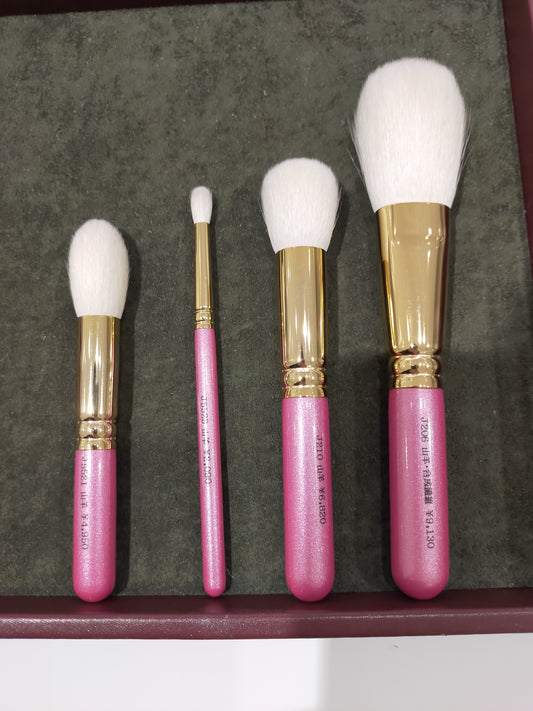 Hakuhodo brushes in Shining pink with gold ferrule (Feb/2023)