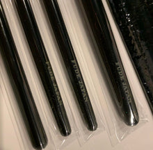 Load image into Gallery viewer, Fude Japan 4 Brush Set (Cheek brush  Eyeshadow L, M, S)
