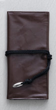 Загрузить изображение в средство просмотра галереи, Bisyodo Brush Case Leather

