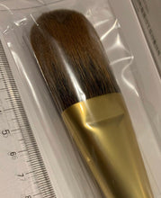 Load image into Gallery viewer, Koyudo Canadian Squirrel Makie Face L Brush in Red handle
