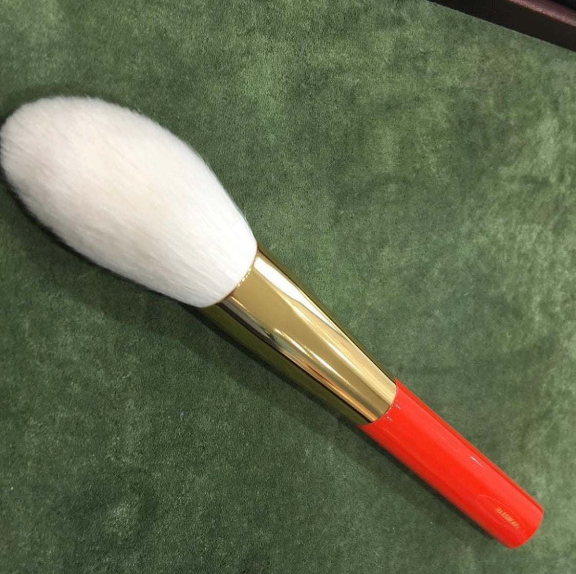 Hakuhodo S103 Blush Brush Tapered (Hair:Goat& Synthetic fiber)