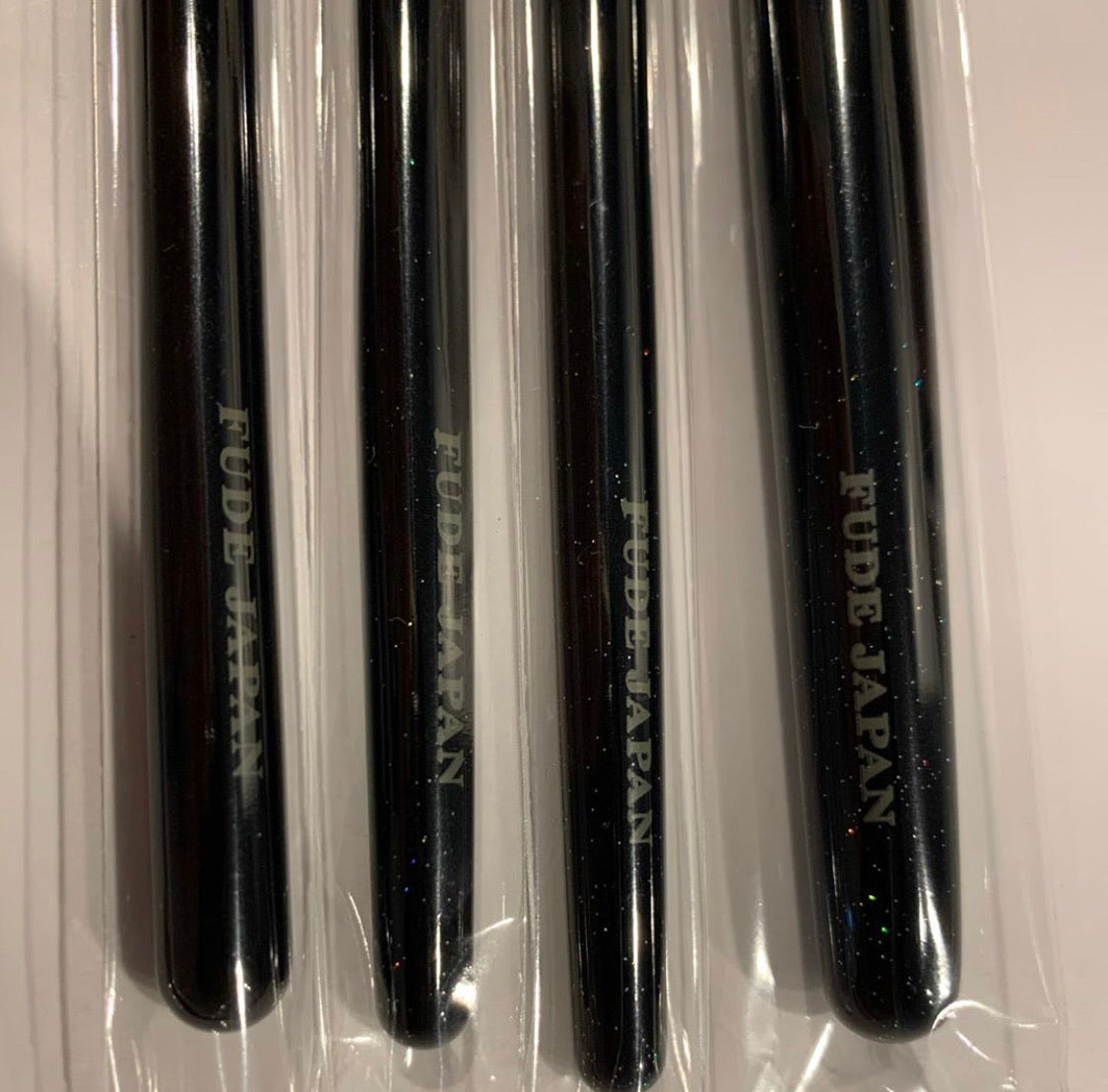 Fude Japan 4 Brush Set (Cheek brush  Eyeshadow L, M, S)