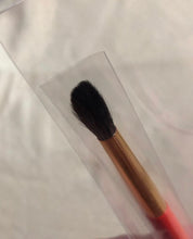 Load image into Gallery viewer, Hakuhodo S142 Eye Shadow Brush Round
