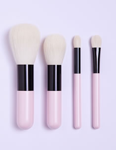 Koyomo Nadeshiko  Pearl  Pink Powder Brush